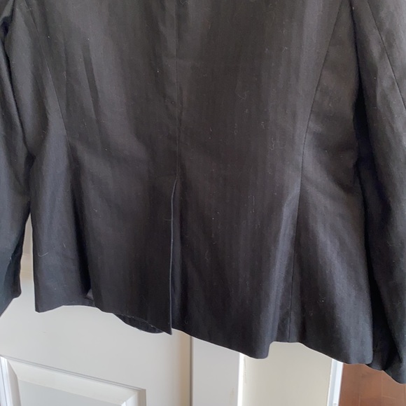 Gap Ladies Two Button Closure Blazer - Picture 5 of 5